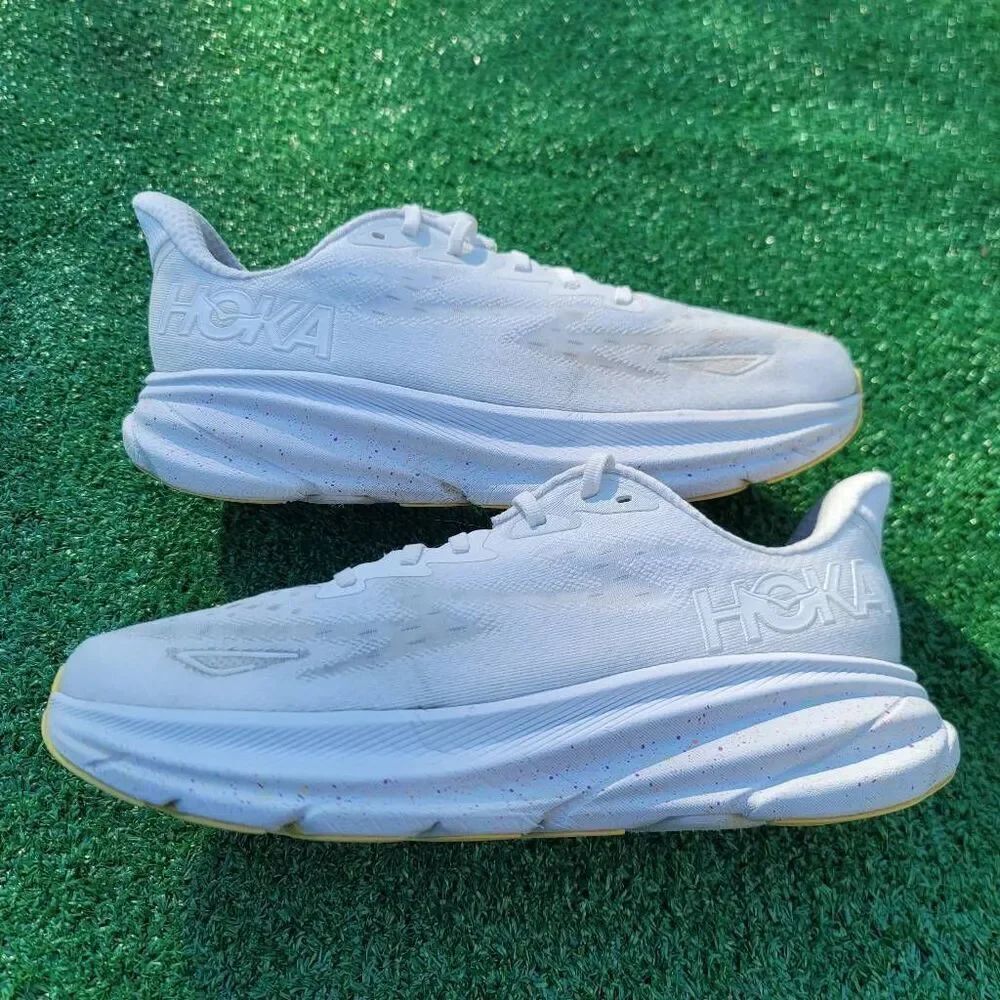 Hoka one one Clifton 9 Wide - Women's Runnig shoes - size 9.5D